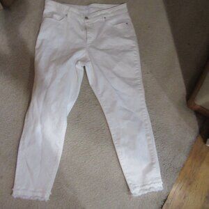Ann Taylor LOFT Jeans slim pockets  Size 32 / 14 Raw Hem Cropped